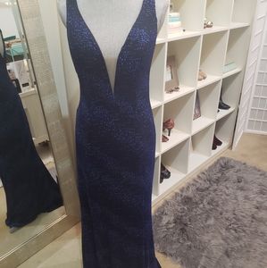 Stunning Cachet Formal Dress